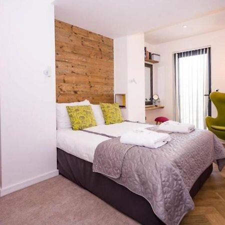 George24 - Spectacular, 5 Minutes To The Beach New Quay Extérieur photo